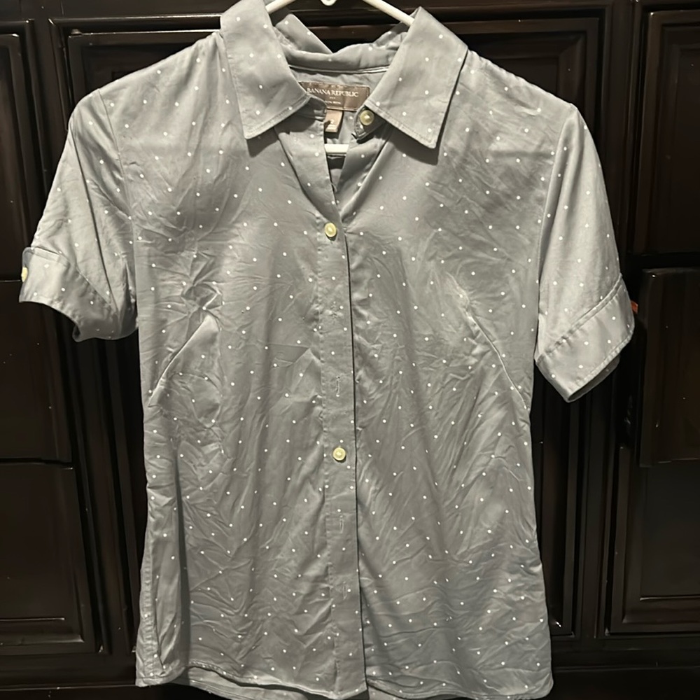 Cute Banana Republic polka dot button down